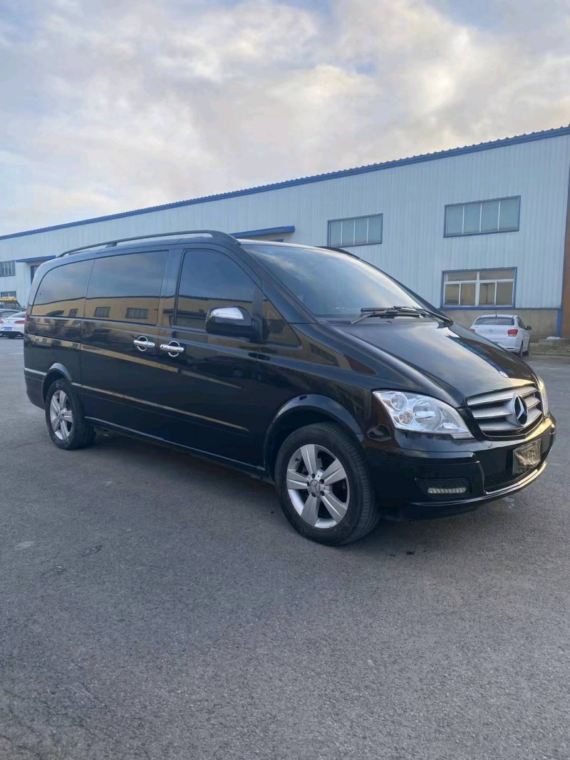 沈阳14年奔驰唯雅诺2