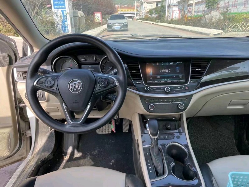 烟台18年别克威朗5