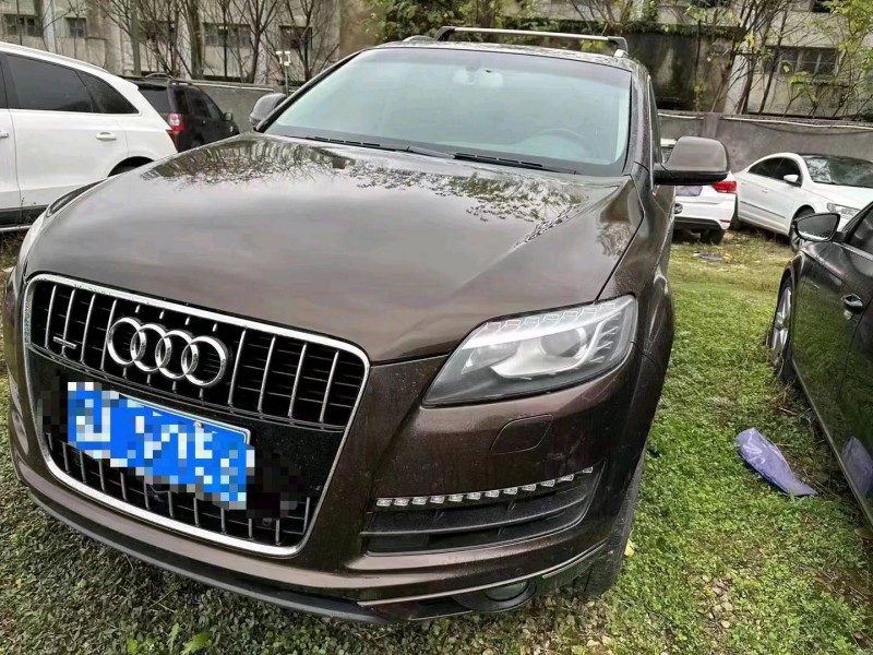 成都15年奥迪Q72