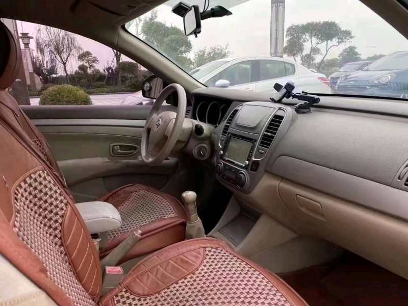 聊城15年日产轩逸5