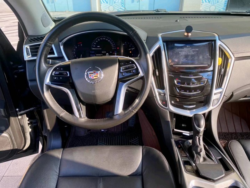 东莞16年凯迪拉克SRX8