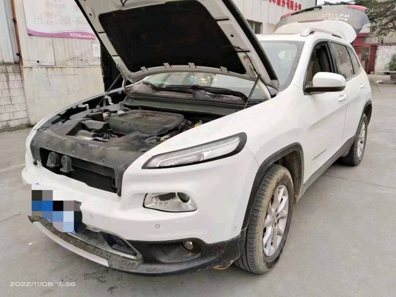 邯郸17年Jeep自由光1