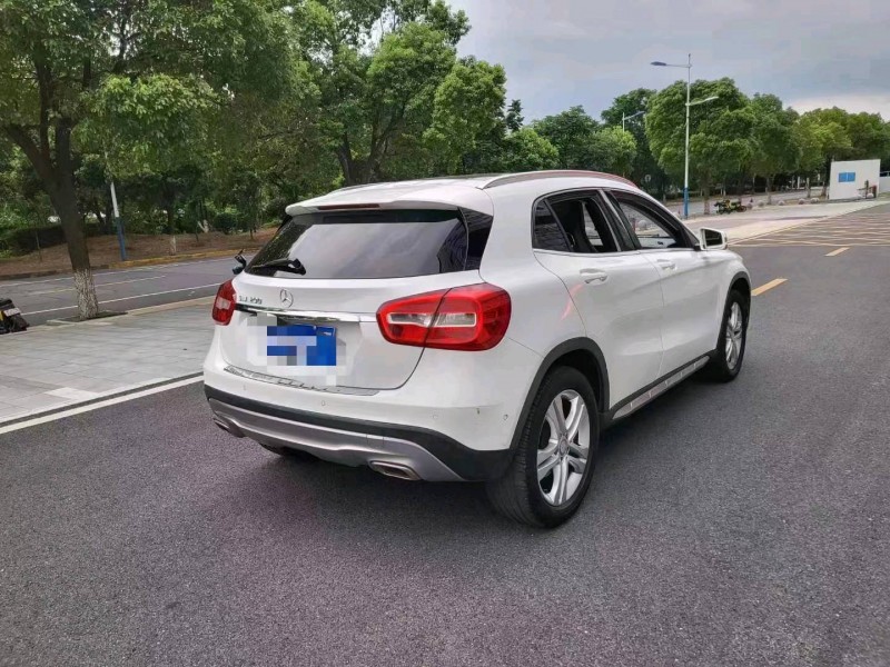 宜春16年奔驰GLA5