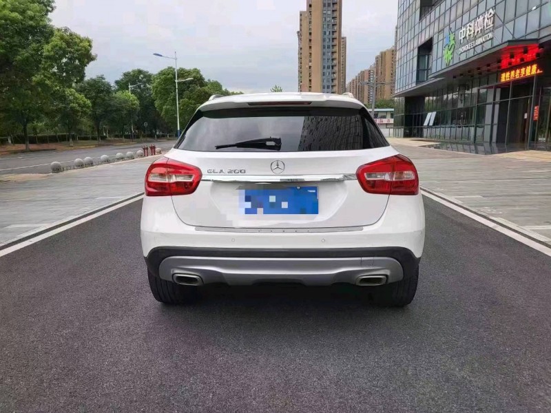 宜春16年奔驰GLA8