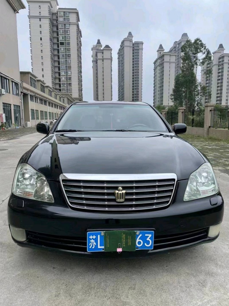常州06年丰田皇冠8
