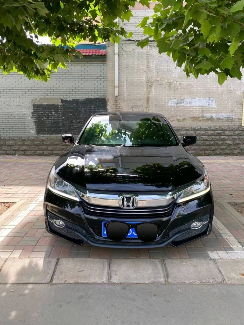 邯郸17年本田雅阁1