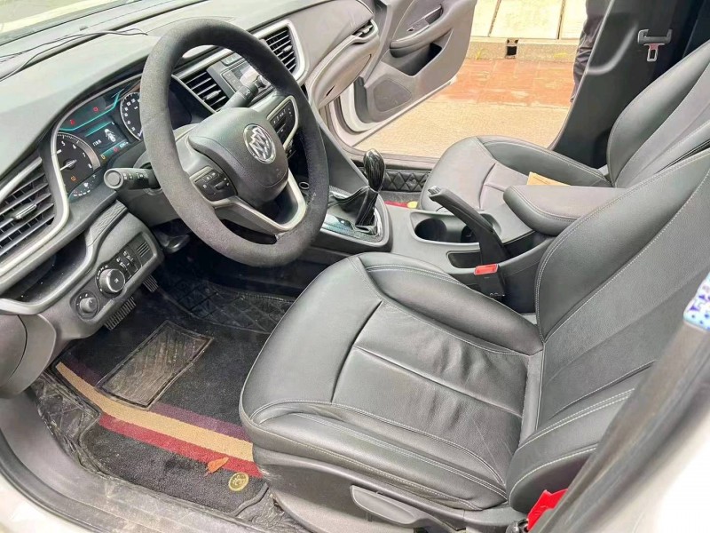 枣庄18年别克英朗2