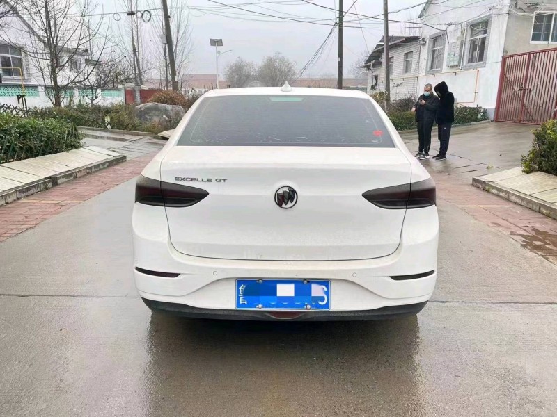 枣庄18年别克英朗1