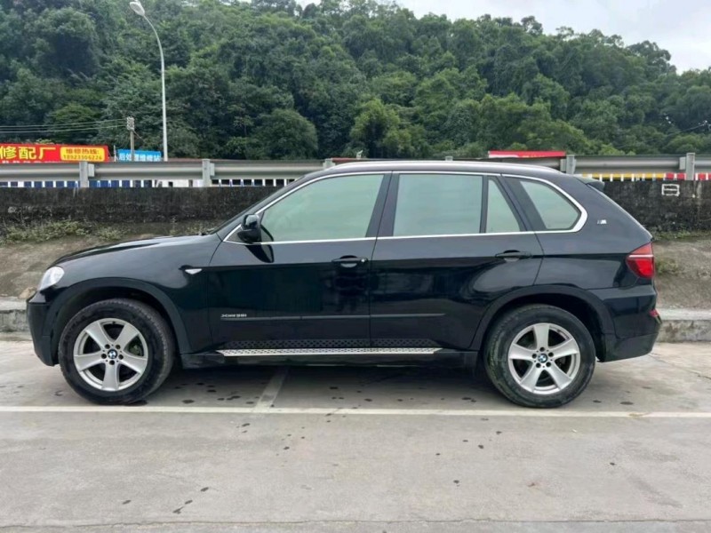 中山13年宝马X53