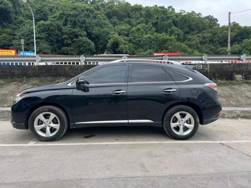 中山14年雷克萨斯RX3