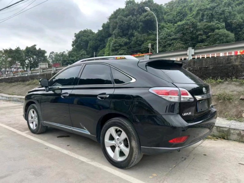 中山14年雷克萨斯RX4