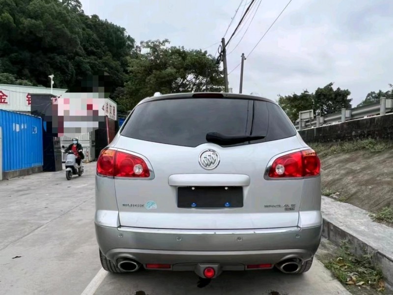 中山09年别克昂科雷5