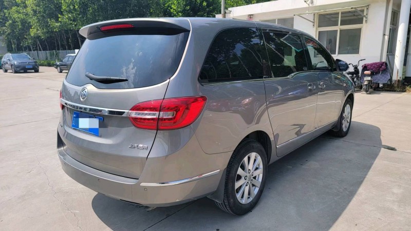 聊城20年别克GL82