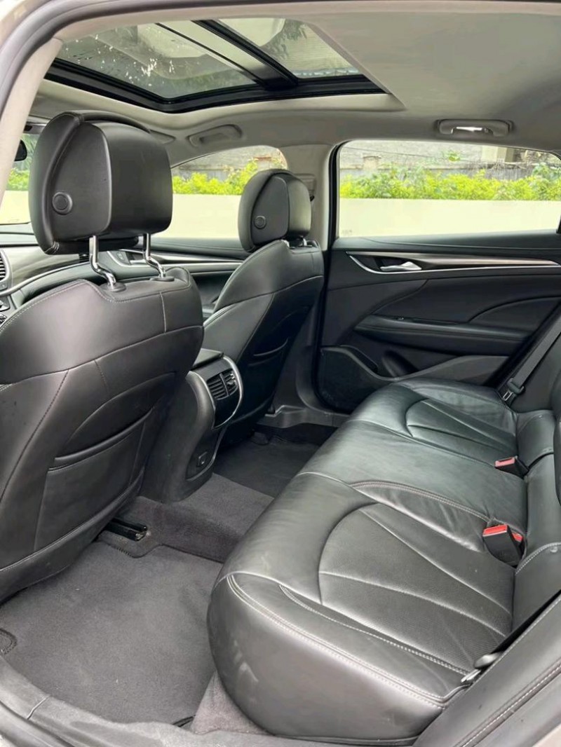 东莞19年别克君越5