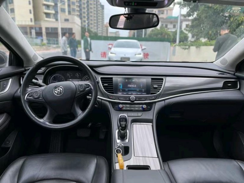 东莞19年别克君越6