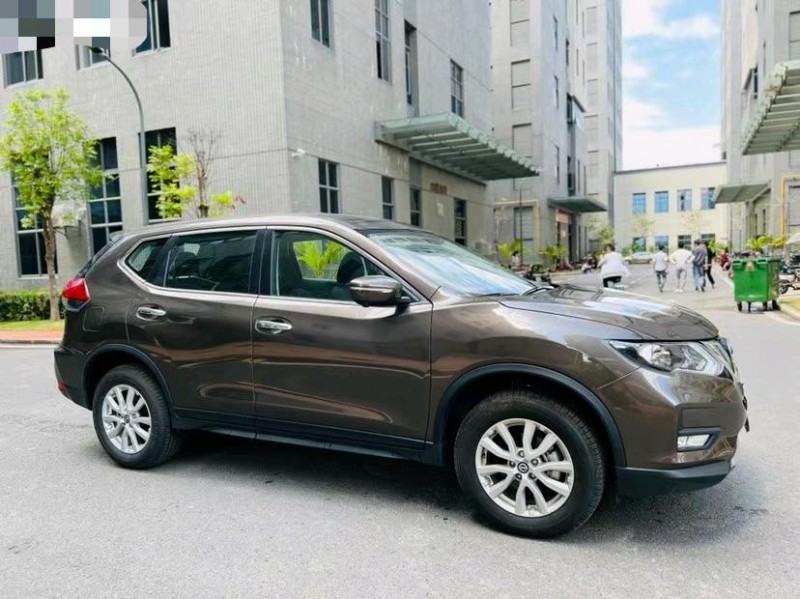 东莞21年日产奇骏3