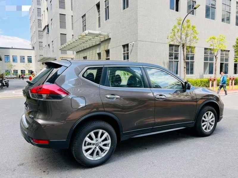 东莞21年日产奇骏7