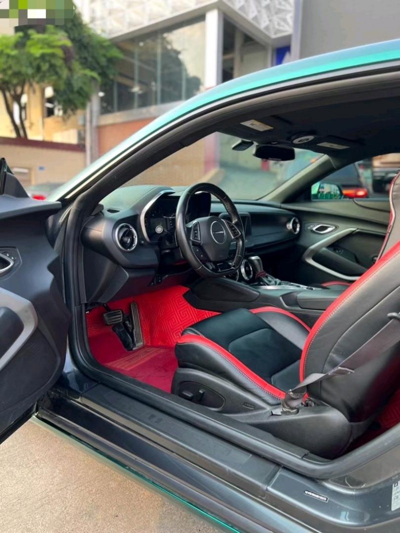 东莞17年雪佛兰科迈罗4