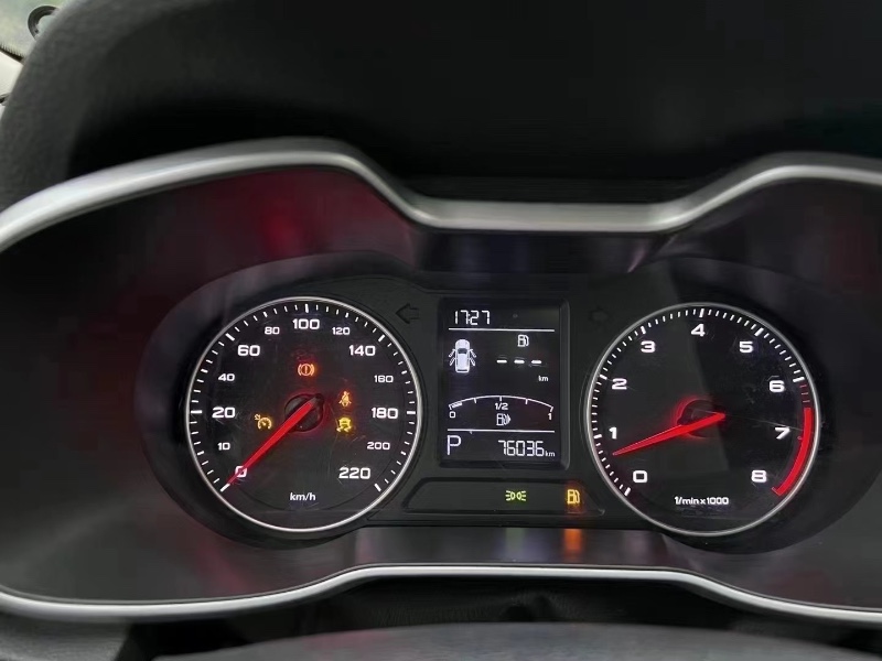 九江17年名爵ZS6