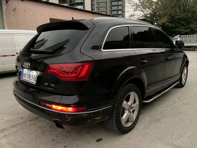 中山13年奥迪Q77