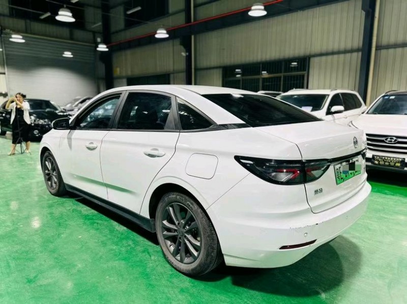 东莞22年威马汽车E57