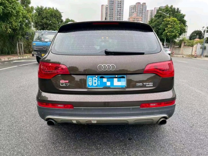 广州15年奥迪Q78