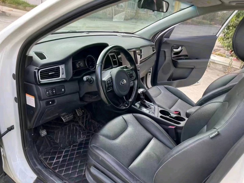 北京17年起亚极睿5