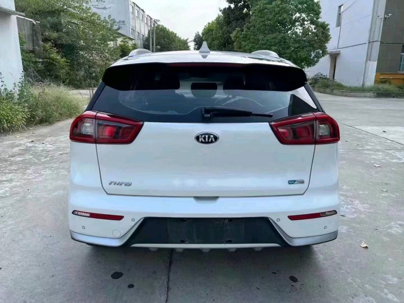 北京17年起亚极睿9