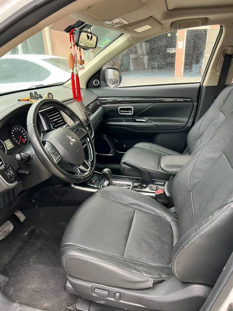 东莞18年三菱欧蓝德5