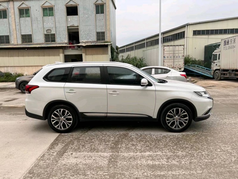 东莞18年三菱欧蓝德8