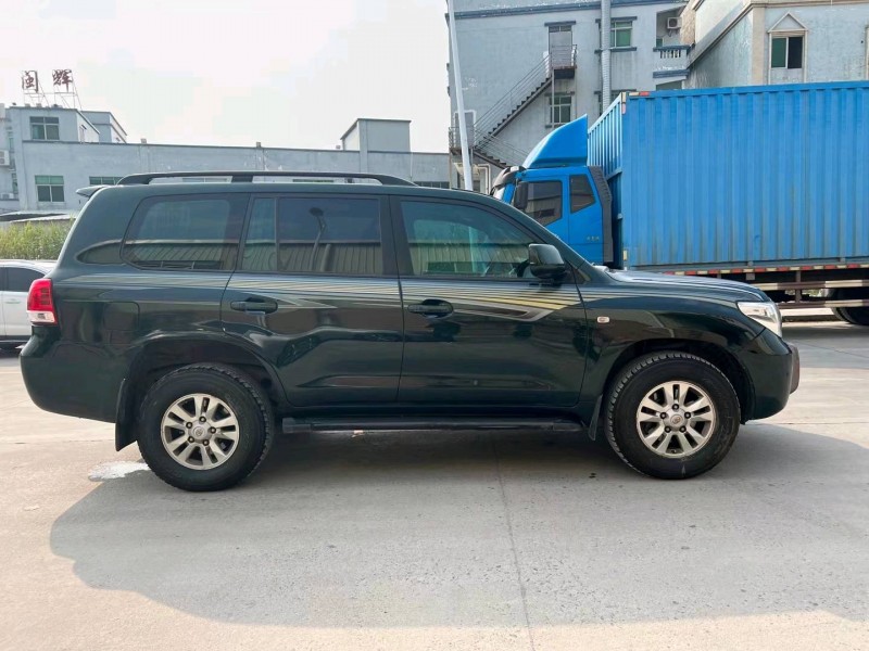 东莞11年丰田兰德酷路泽7