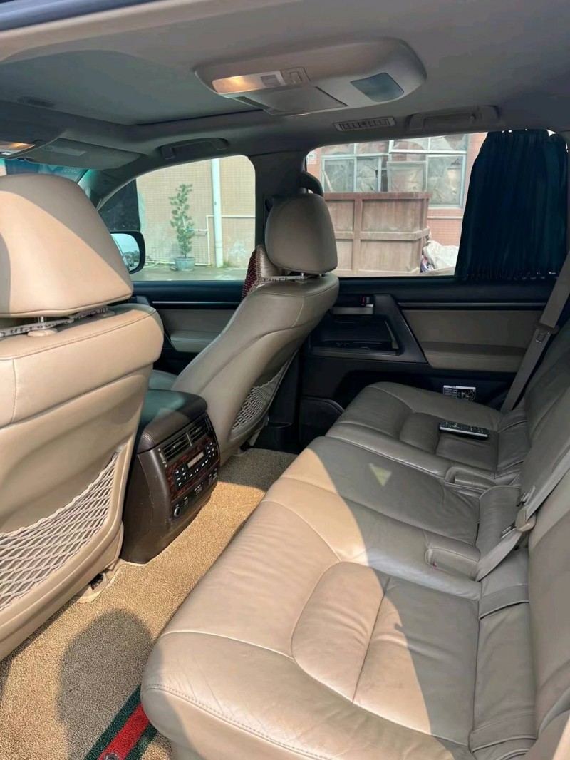 东莞11年丰田兰德酷路泽6