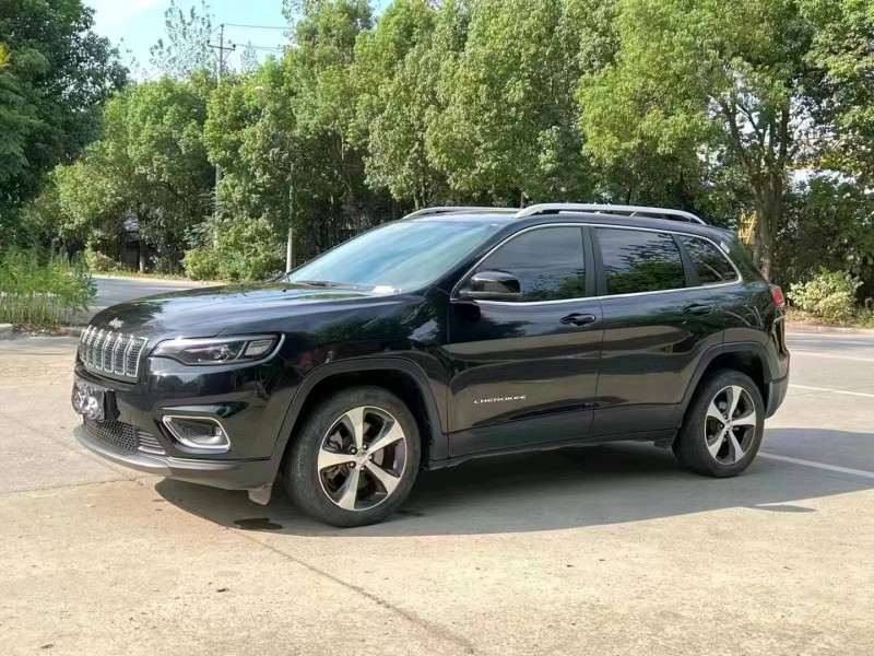 北京20年Jeep自由光3