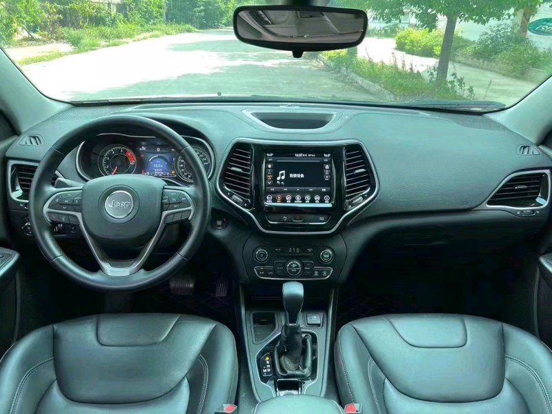 北京20年Jeep自由光6