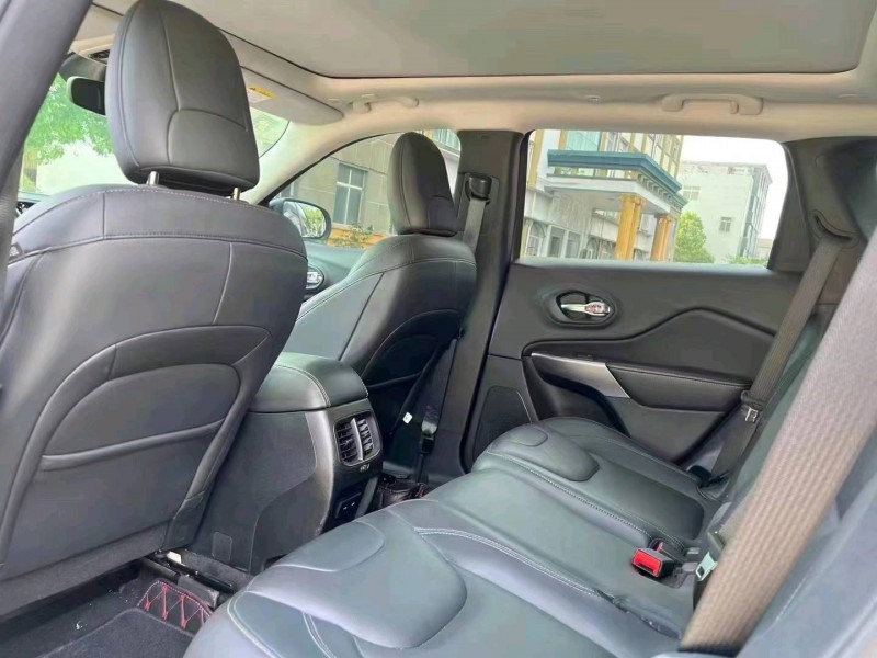 北京20年Jeep自由光7