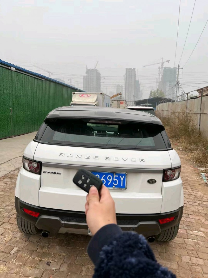 青岛14年路虎极光9