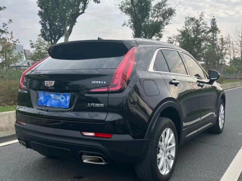 常州20年凯迪拉克XT44
