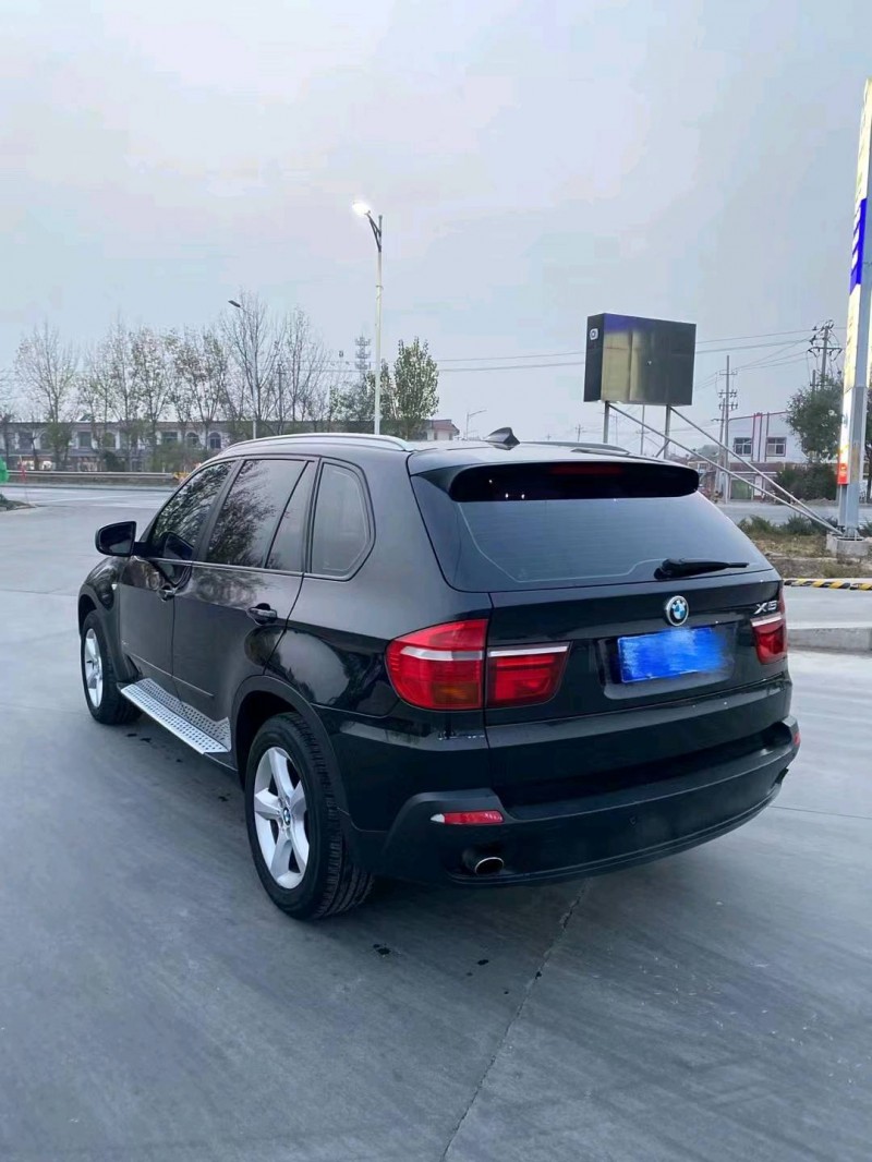 东营10年宝马X58