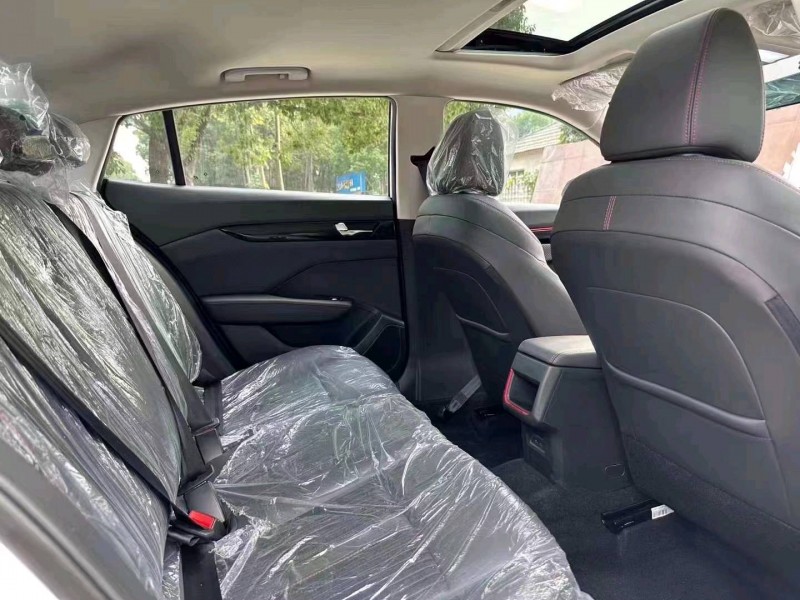 北京22年东风奕炫7