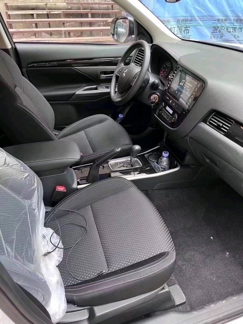 邯郸22年三菱欧蓝德4