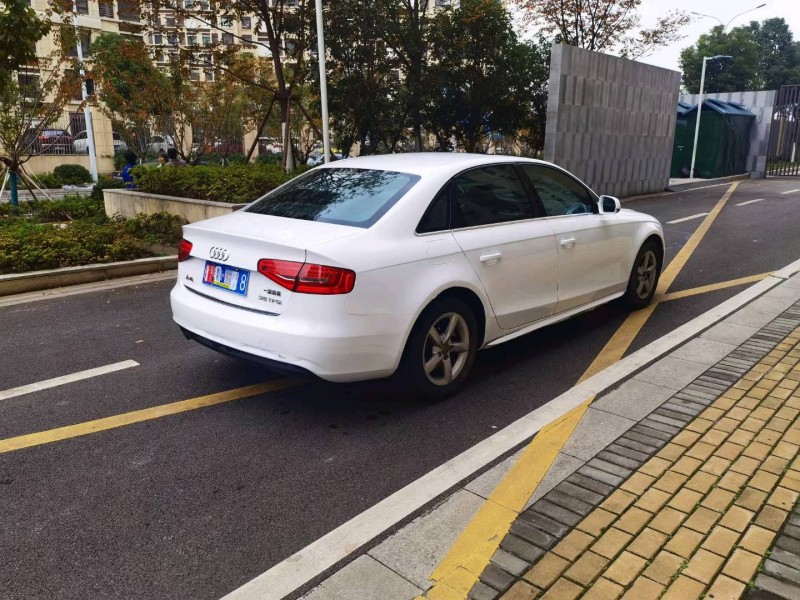 苏州13年奥迪A4L8