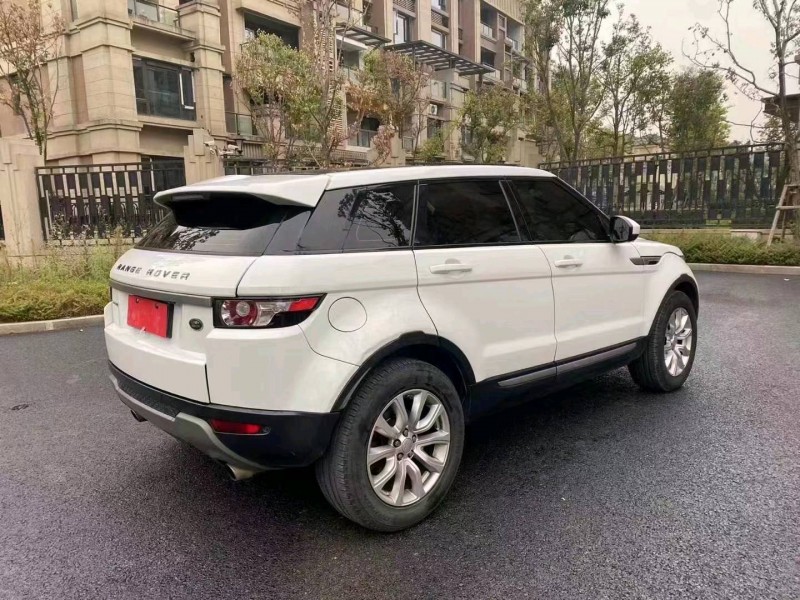 重庆14年路虎揽胜极光(进口)5
