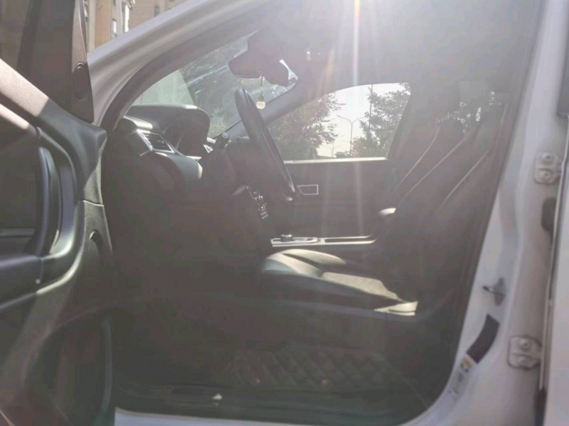 苏州16年路虎发现神行6