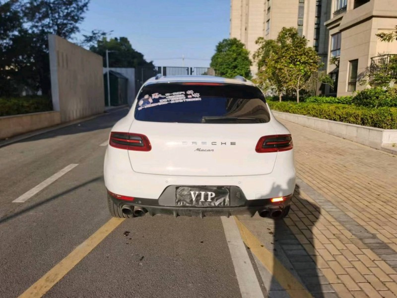 苏州16年保时捷Macan9