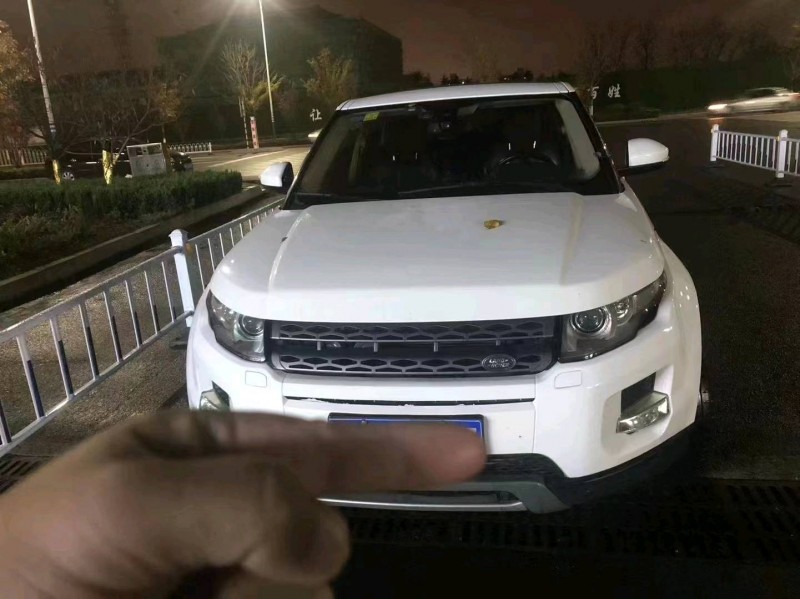 淄博15年路虎极光1