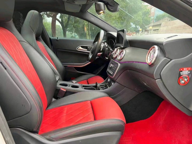 北京17年奔驰CLA7