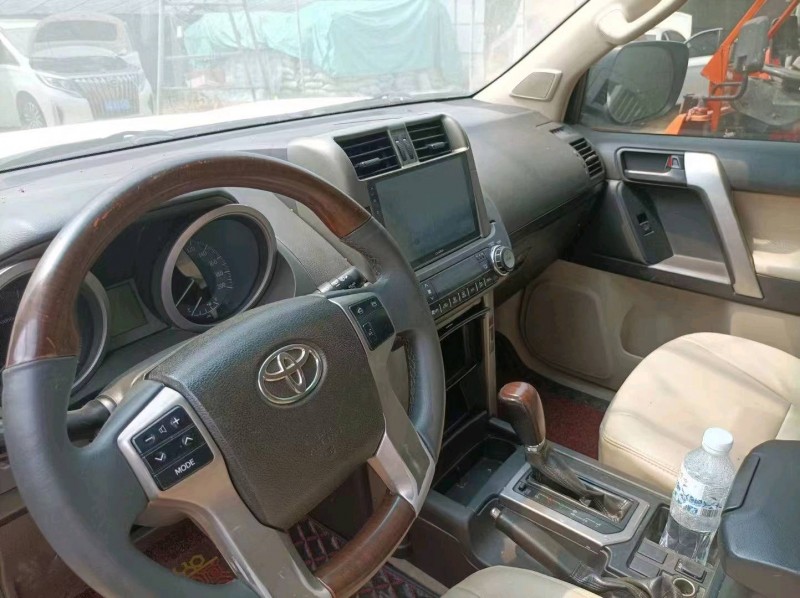 济南14年丰田普拉多2