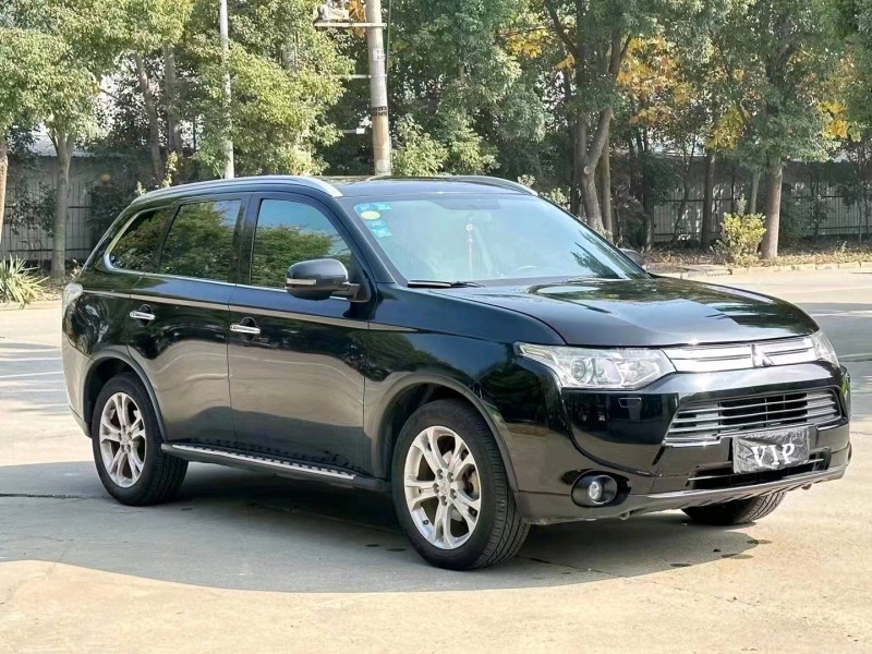 北京15年三菱欧蓝德3