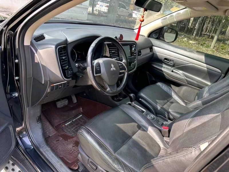 北京15年三菱欧蓝德5