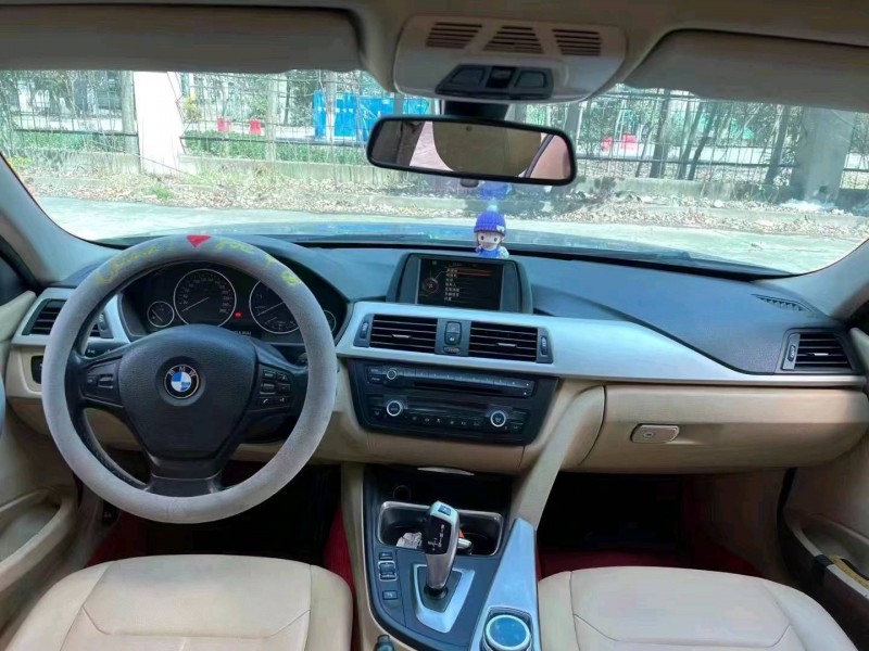 北京16年宝马3系7